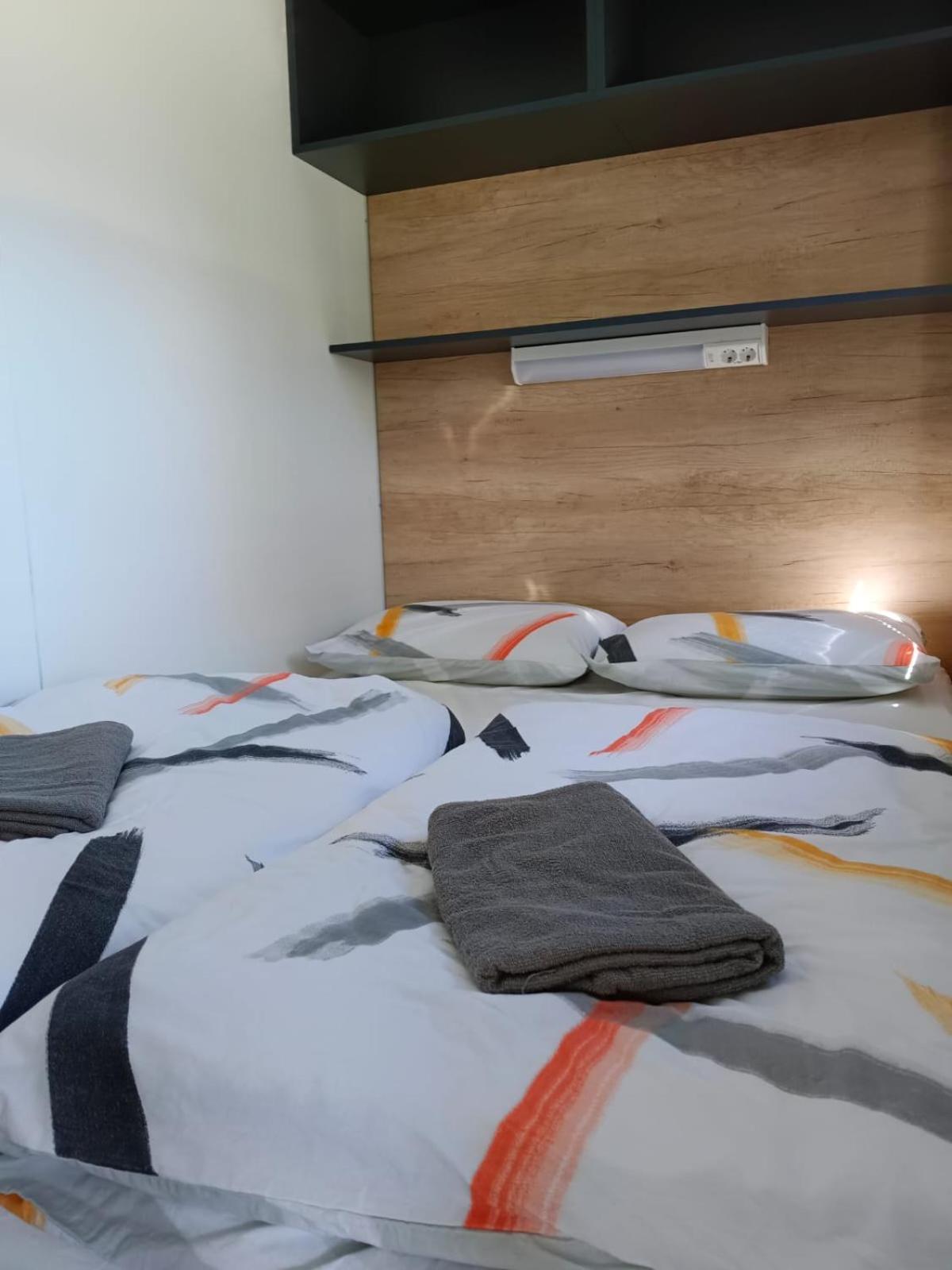 Camping Planik Ξενοδοχείο Ražanac Εξωτερικό φωτογραφία